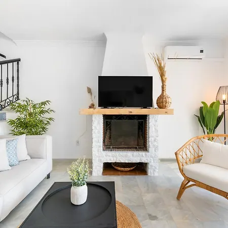 Holiday home Casa De La Buena Vida - 3 Bedroom Townhouse With Sea View *